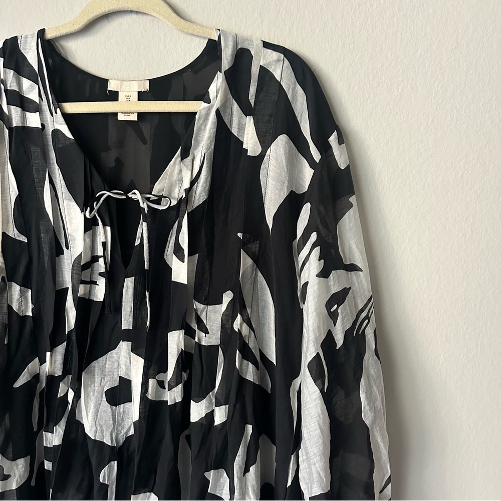 H&M Floral Flowy Long Sleeve Mini Dress in Black and White Small - Picture 5 of 11